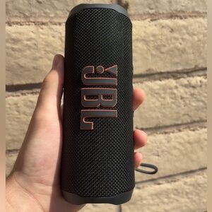 JBL Black Portable Speaker with Cylindrical Design